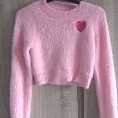 crop sweater pink fits Xs s  with heart new