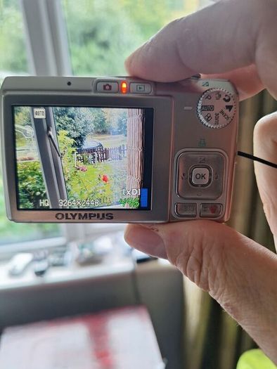 Olympus FE-230 8 megapixel digital camera