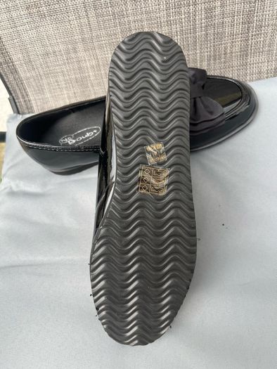 Ladies new shoes size 5