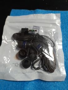 Singapore Airlines Headphones. Brand New. Free Postage.