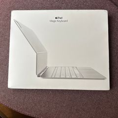 New Apple Magic Keyboard For iPad Pro 13 Inch - White, new / unused