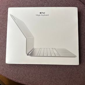New Apple Magic Keyboard For iPad Pro 13 Inch - White, new / unused