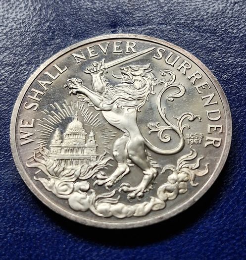 Rare Winston Churchill Memorial 1965 Silver .999 Medal BCS5