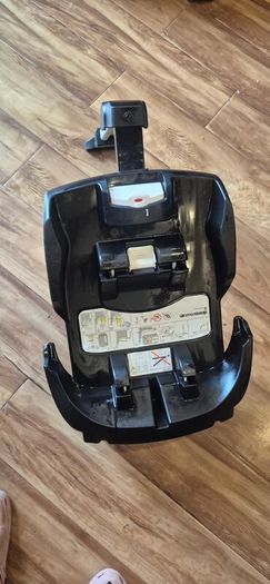 doona buggy and Isofix base.