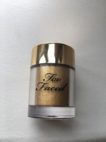 Two faced pigment