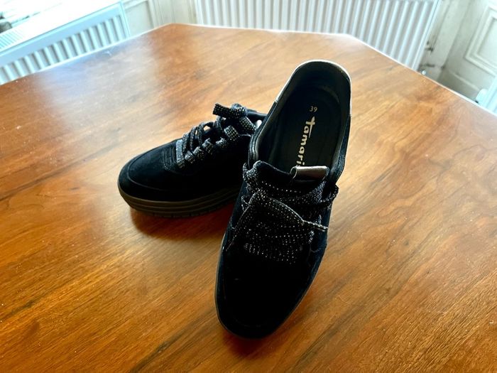 Fab TAMARIS Black Suede FlatForm trainers SIZE 39