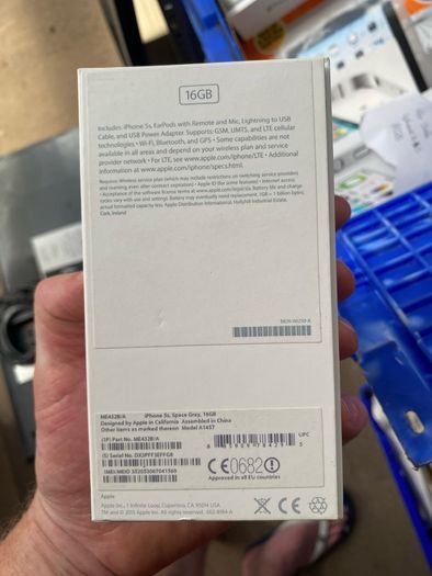 Iphone 5S 16gb space grey - great condition