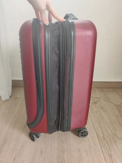DELSEY cabin suitcase