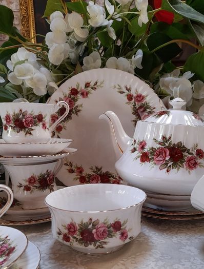 Vintage Paragon " English Rose" tea set