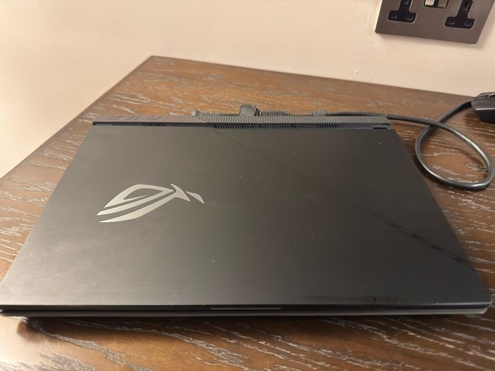 Asus Rog Strix G533ZW