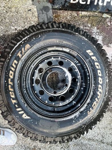 6 BFGoodrich 235/85R16 Tyres and Black Steel Rims