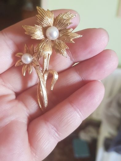 Vintage Brooch sale