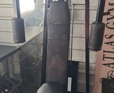 Pec Deck Machine