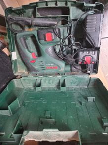 Bosch drill 2xbattery and charger