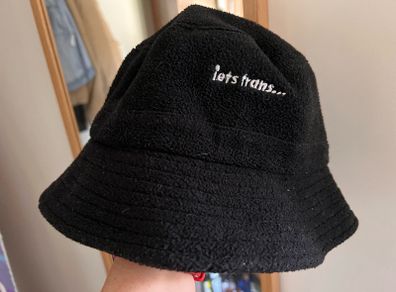 Urban outfitters jets Fran's fleece bucket hat