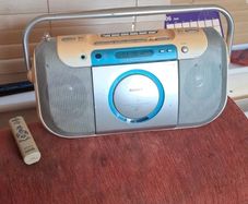 Sony CFD-E100 portable CD radio cassette recorder boombox with remote what you hardly ever see this is working perfect CD player cassette radio