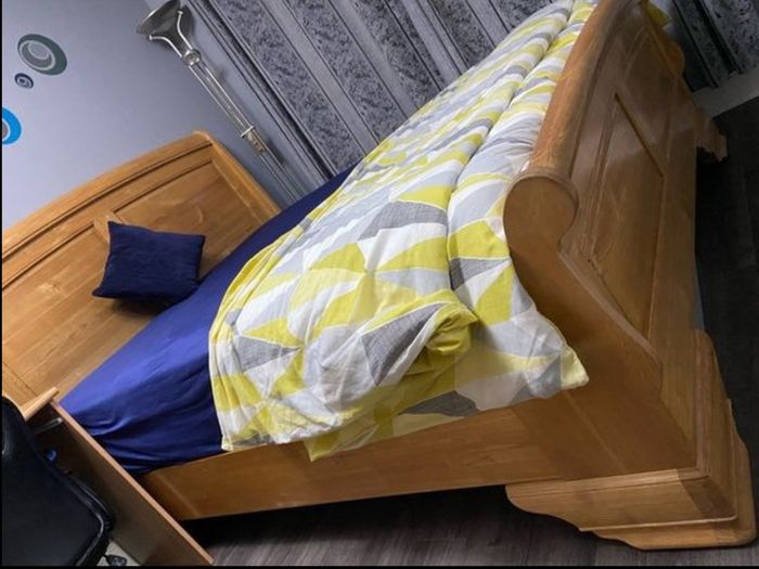 Oak Bed