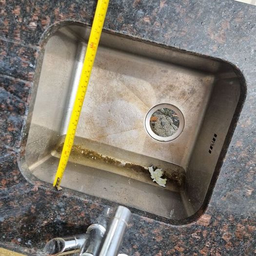 granite kitchen counter