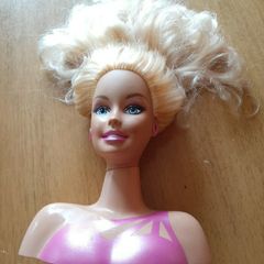 Barbie styling head.