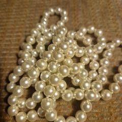 Excellent quality vintage faux pearl necklace