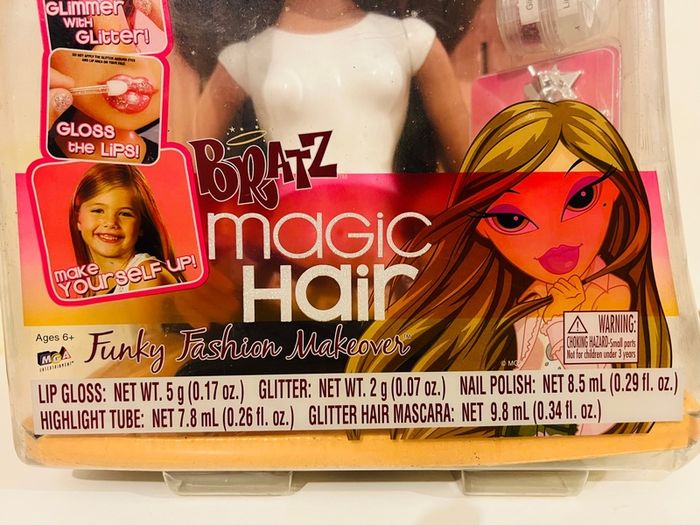 BRATZ dolls Yasmin and Cloe 6 in 1 Funky Fashion Makeover