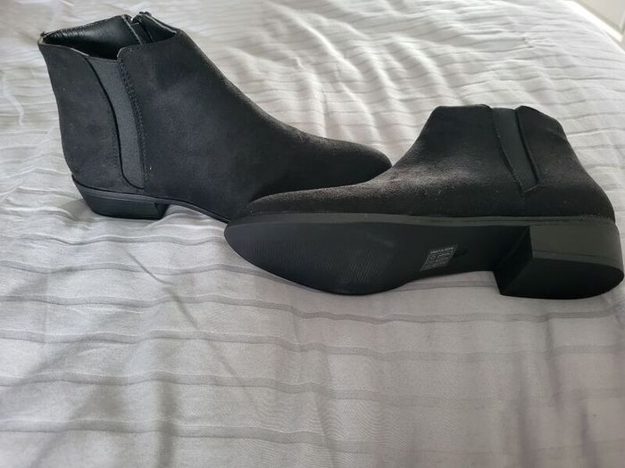 flat black suede boots