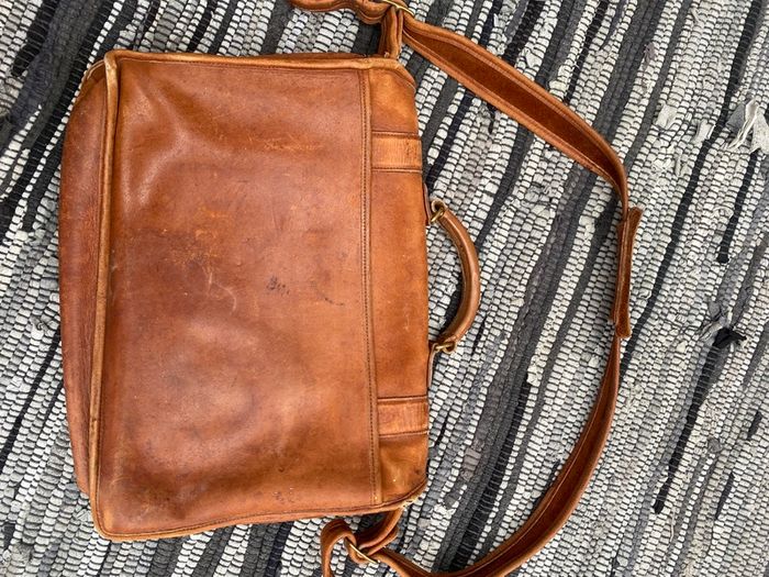 Briefcase soft leather Coach Essex shoulder bag laptop case