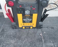 Halfords 6-in-1 Jump Starter Power Pack