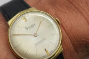 Vintage ACCURIST Swiss men's Watch