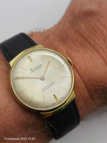 Vintage ACCURIST Swiss men's Watch