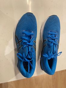 Unused Asics Nimbus 24 Sports shoe for sale UK 9
