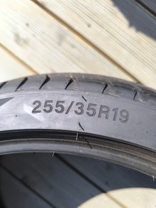 tire 255/35/19