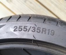 tire 255/35/19