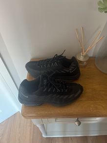 Nike air max 95s "black" size 8 men's