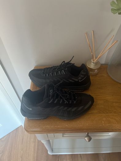 Nike air max 95s "black" size 8 men's