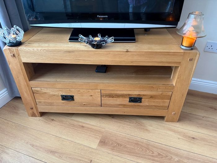 TV unit, lamp table with Lamp.