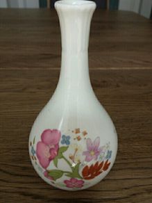 Wedgwood bud vase meadow sweet collection