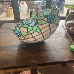 Beautiful stained-glass Tiffany lampshade in an Art Nouveau/Tiffany-style floral desig