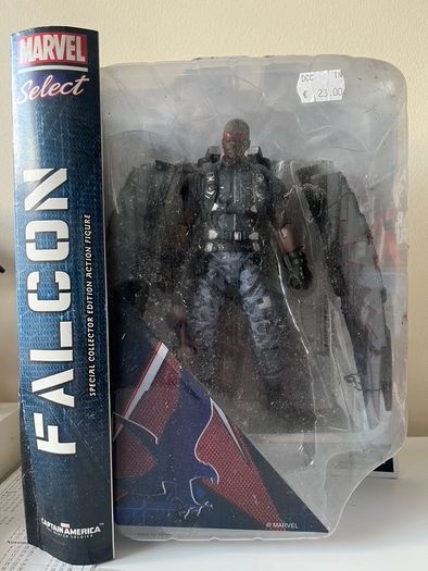 Marvel (Diamond) Select Falcon Sam Wilson from Marvel's Captain America The Winter Soldier