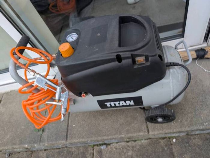 Titan non oil electric air compressor