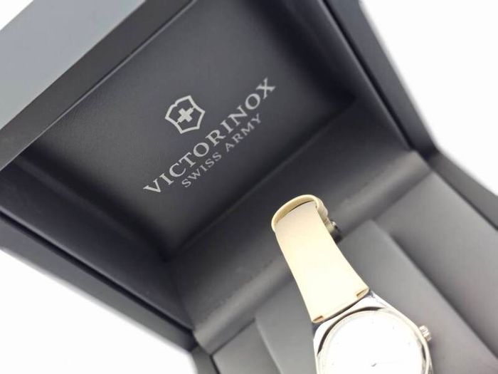 Swiss Made Victorinox Quartz Swiss Watch Lady's