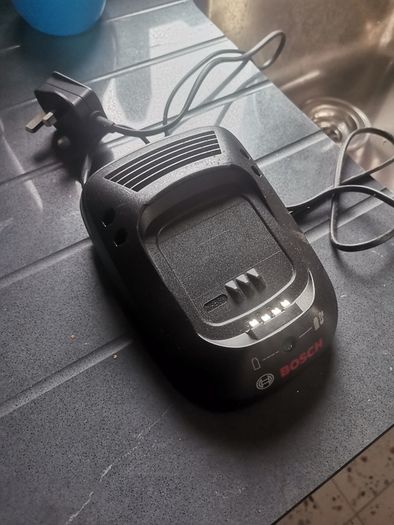 Bosch power tool battery charger