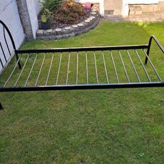 single metal bed frame
