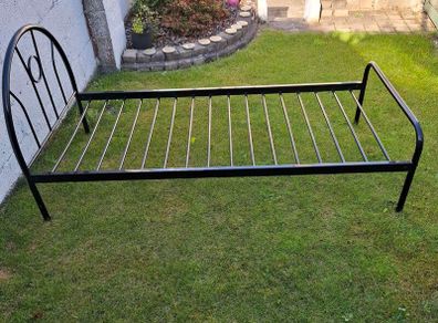 single metal bed frame