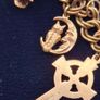 Vintage 9ct yellow gold charm bracelet Image 9