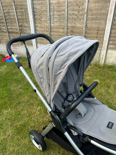 Mamas and Papas pram + Cybex seat and isofix bundle