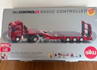 Siku 1/32 MAN low loader, radio controlled