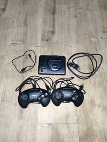 Sega Mega Drive Mini + 42 Games + 2 controllers