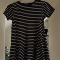 Black and white striped peplum T-shirt Xs or dress for small girl