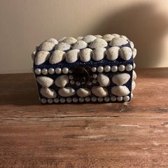 Handmade seashells jewellery box